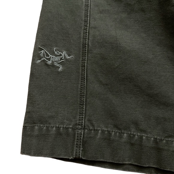 Arc'teryx Shorts Mens Size 30 Chino Hiking Outdoor Zip  12" Inseam Gray - Picture 4 of 6